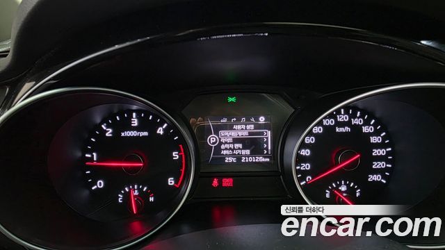 Kia Carnival 9-seater Noblesse 2015 — фото 8