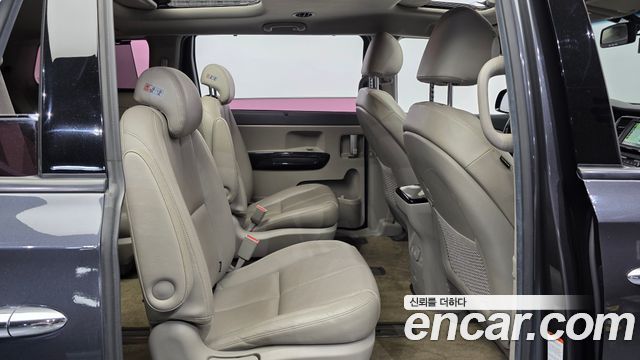 Kia Carnival 9-seater Noblesse 2015 — фото 11