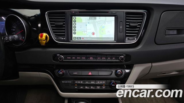 Kia Carnival 9-seater Noblesse 2015 — фото 15