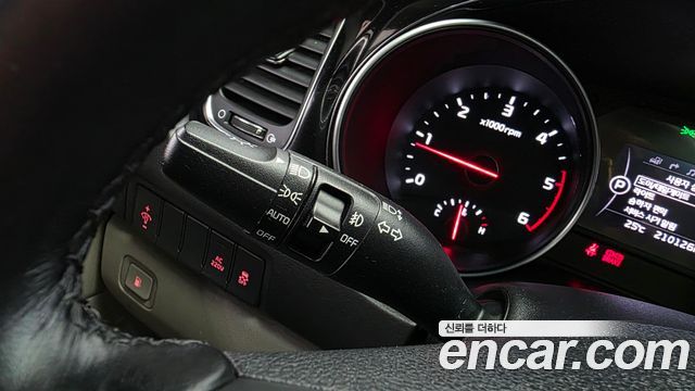 Kia Carnival 9-seater Noblesse 2015 — фото 17