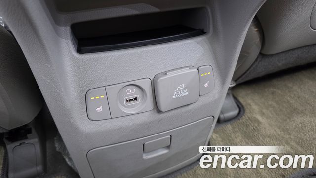 Kia Carnival 9-seater Noblesse 2015 — фото 18