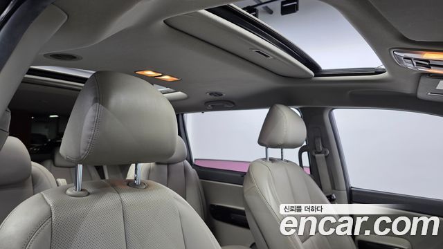 Kia Carnival 9-seater Noblesse 2015 — фото 20