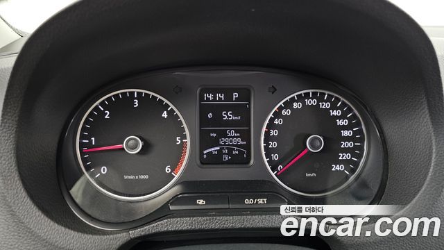 Volkswagen Polo 1.6 TDI R-Line 5th 2013 — фото 8