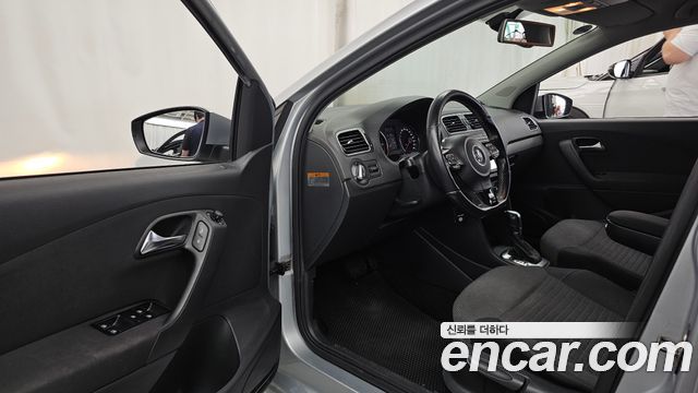 Volkswagen Polo 1.6 TDI R-Line 5th 2013 — фото 10