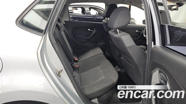 Volkswagen Polo 1.6 TDI R-Line 5th 2013 — фото 12