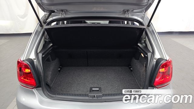 Volkswagen Polo 1.6 TDI R-Line 5th 2013 — фото 20