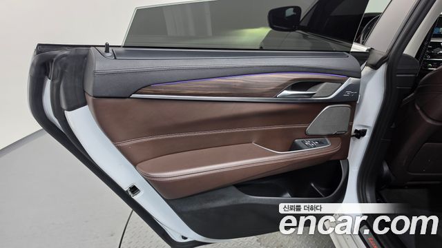 BMW 6 Series GT (G32) 640i xDrive Luxury 2018 — фото 25