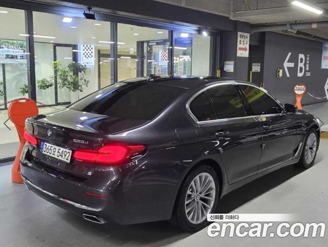 BMW 5 Series (G30) 523d Luxury 2021 — фото 3