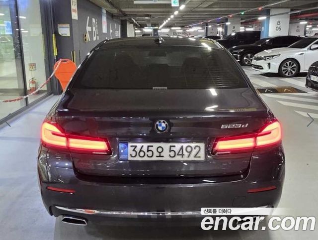 BMW 5 Series (G30) 523d Luxury 2021 — фото 5