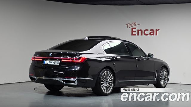 BMW 7 Series (G11) 740Li xDrive Design Pure Excellence 2020 — фото 2