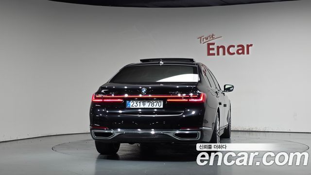 BMW 7 Series (G11) 740Li xDrive Design Pure Excellence 2020 — фото 4