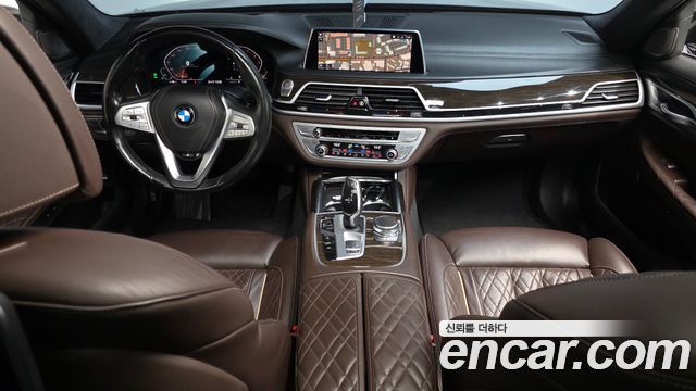BMW 7 Series (G11) 740Li xDrive Design Pure Excellence 2020 — фото 7
