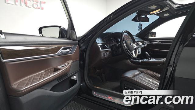 BMW 7 Series (G11) 740Li xDrive Design Pure Excellence 2020 — фото 10