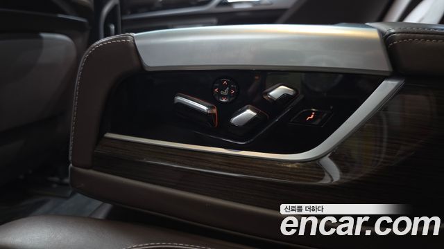 BMW 7 Series (G11) 740Li xDrive Design Pure Excellence 2020 — фото 28