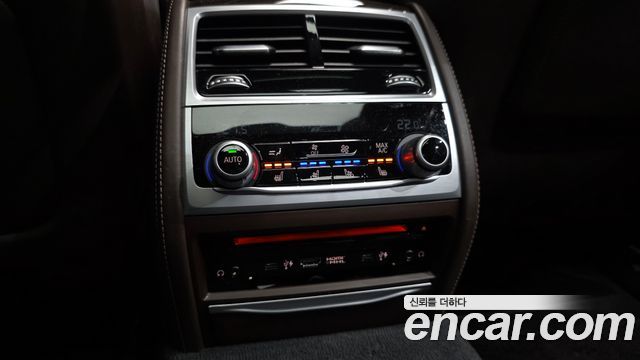 BMW 7 Series (G11) 740Li xDrive Design Pure Excellence 2020 — фото 31