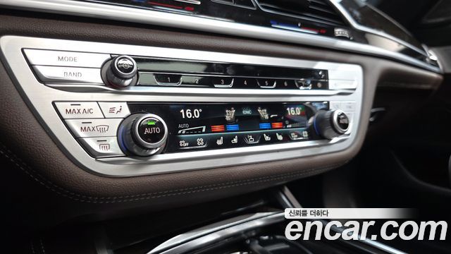 BMW 7 Series (G11) 740Li xDrive Design Pure Excellence 2020 — фото 42