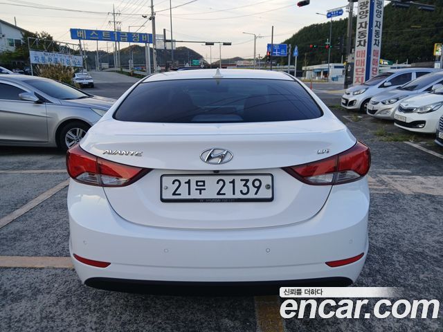 Hyundai Avante 1.6 LPi Smart 2015 — фото 2