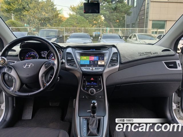 Hyundai Avante 1.6 LPi Smart 2015 — фото 5