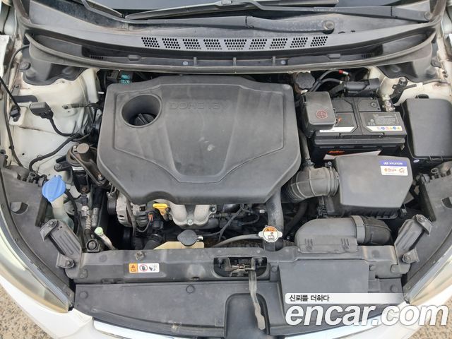 Hyundai Avante 1.6 LPi Smart 2015 — фото 10