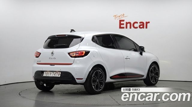 Renault Korea Clio Intens Panoramic 2019 — фото 2