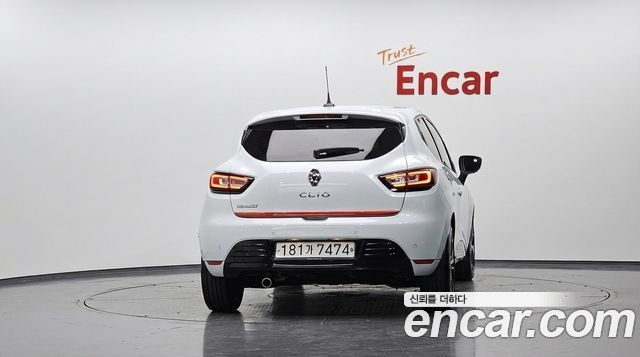 Renault Korea Clio Intens Panoramic 2019 — фото 4