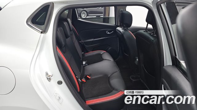 Renault Korea Clio Intens Panoramic 2019 — фото 11