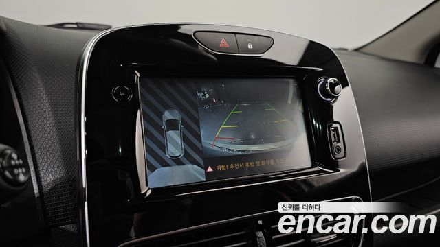 Renault Korea Clio Intens Panoramic 2019 — фото 15