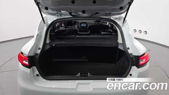 Renault Korea Clio Intens Panoramic 2019 — фото 20