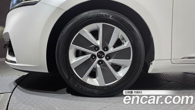 Kia K7 Hybrid Prestige 2017 — фото 5