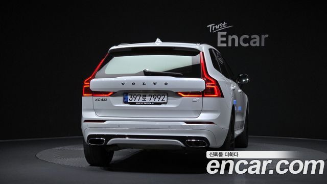 Volvo XC60 (II) T8 R-Design 2021 — фото 4