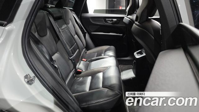 Volvo XC60 (II) T8 R-Design 2021 — фото 11