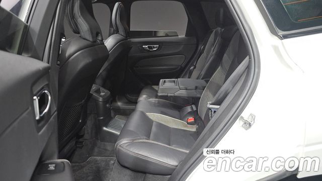 Volvo XC60 (II) T8 R-Design 2021 — фото 12