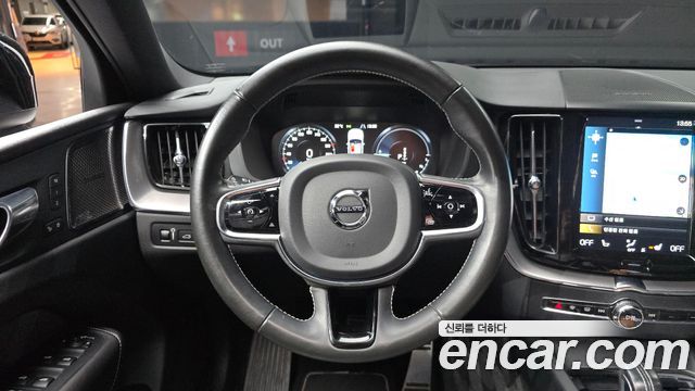 Volvo XC60 (II) T8 R-Design 2021 — фото 13