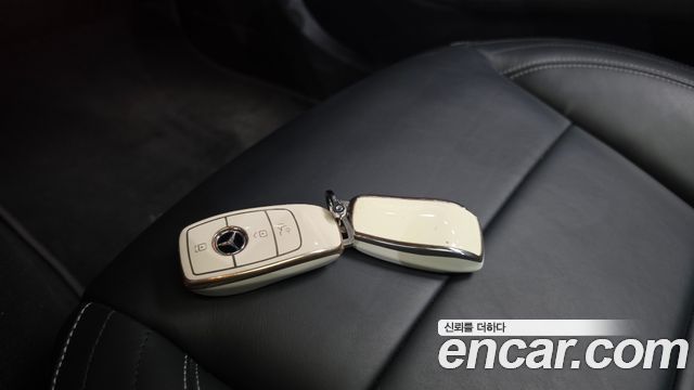 Mercedes-Benz E-Class (W213) E220d 4MATIC AMG Line 2021 — фото 15