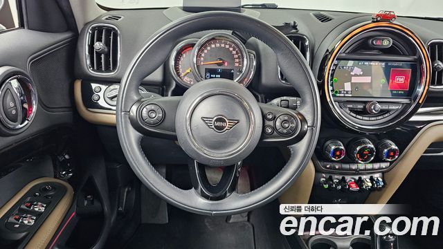 MINI Cooper Countryman HIGH 2nd 2020 — фото 13