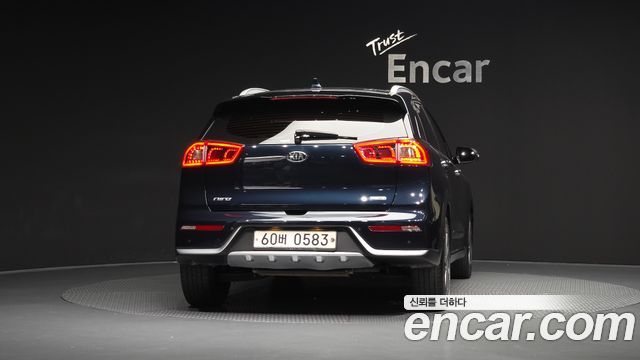 Kia Niro Noblesse 2017 — фото 4