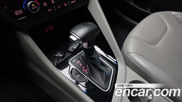 Kia Niro Noblesse 2017 — фото 9
