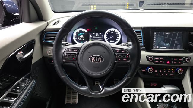 Kia Niro Noblesse 2017 — фото 13