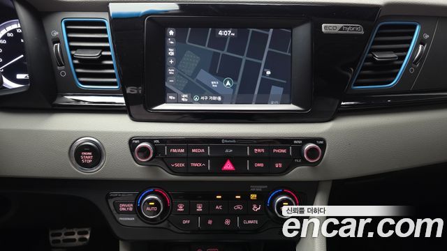 Kia Niro Noblesse 2017 — фото 14