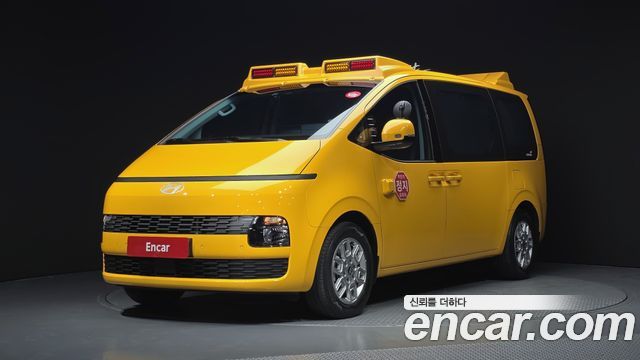 Hyundai Staria HEV 1.6T Kinder Safety Car 15-Seater