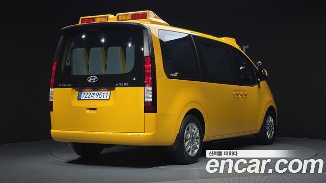 Hyundai Staria HEV 1.6T Kinder Safety Car 15-Seater 2026 — фото 2