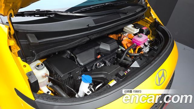 Hyundai Staria HEV 1.6T Kinder Safety Car 15-Seater 2026 — фото 6