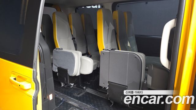 Hyundai Staria HEV 1.6T Kinder Safety Car 15-Seater 2026 — фото 11