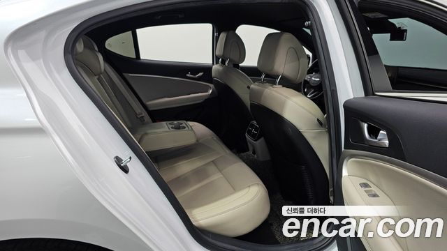 Genesis G70 Gasoline 2.0T 2WD 2023 — фото 12