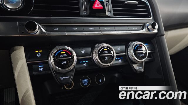 Genesis G70 Gasoline 2.0T 2WD 2023 — фото 18