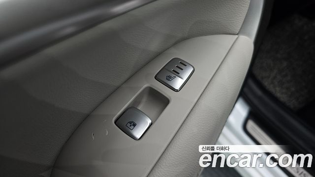 Genesis G70 Gasoline 2.0T 2WD 2023 — фото 19