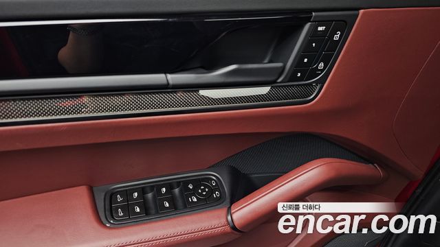 Porsche Cayenne (PO536) 4.0 GTS 2025 — фото 16