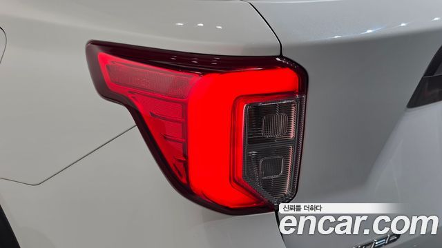 Ford Explorer (VI) 2.3 LimIted 4WD 2020 — фото 29