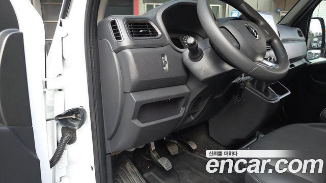 Renault Korea Master 2.3 Van L 2024 — фото 11