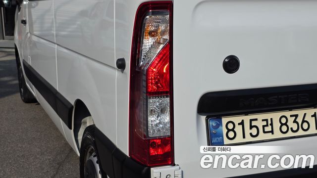 Renault Korea Master 2.3 Van L 2024 — фото 23